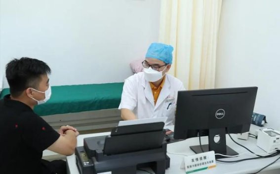65岁后的洗澡之道：老人需谨慎，关注三大要点