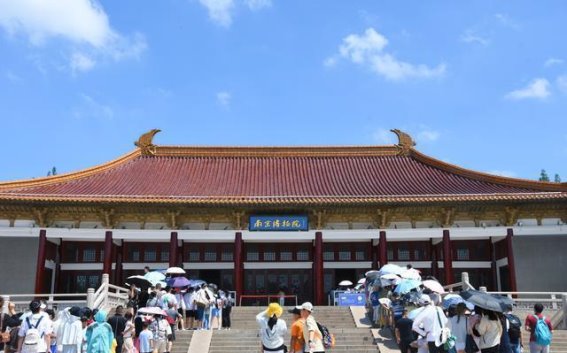 古都风韵吸引美国游客——南京牛首山文化旅游区探秘