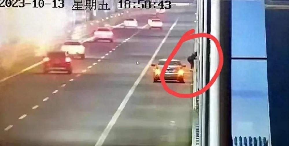男子自捆双脚投河自尽，救援队回应搜救已成功，家人得知详情崩溃