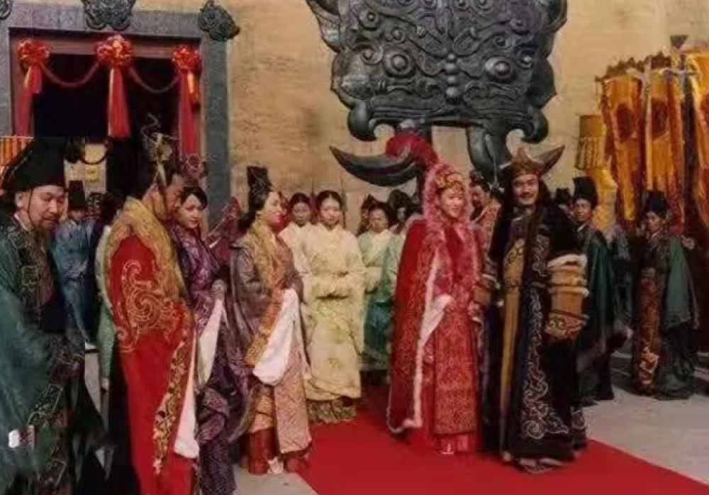 史上最遥远的婚姻：公主历尽两年辛苦路途，却在抵达时发现新郎已故，只能改嫁给他的儿子