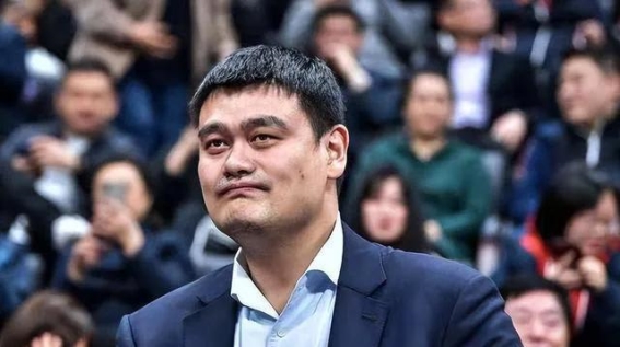篮球场上的激烈冲突：体育道德何在？
