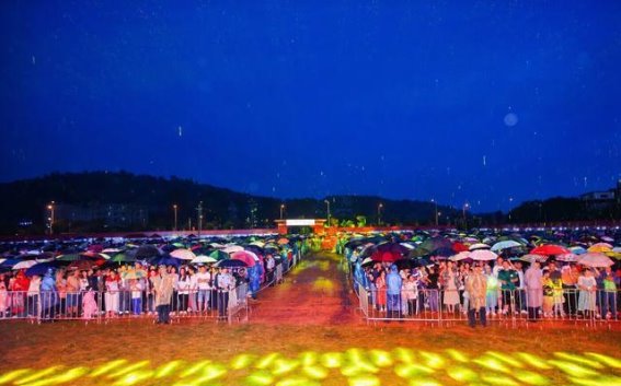 昆明经开区阿拉街道2024年火把节：民族风情与现代互动的完美融合