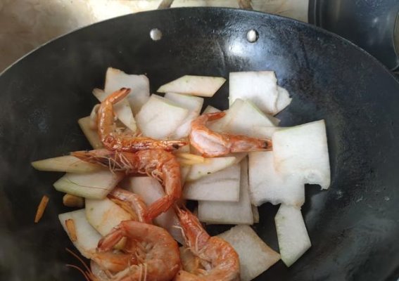 夏至三庚数头伏，中老年人必读：四款食物养阳散寒，迎接三伏天！