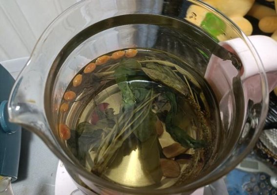 一种天然草药竟是关节炎的克星！清热解毒，缓解关节疼痛