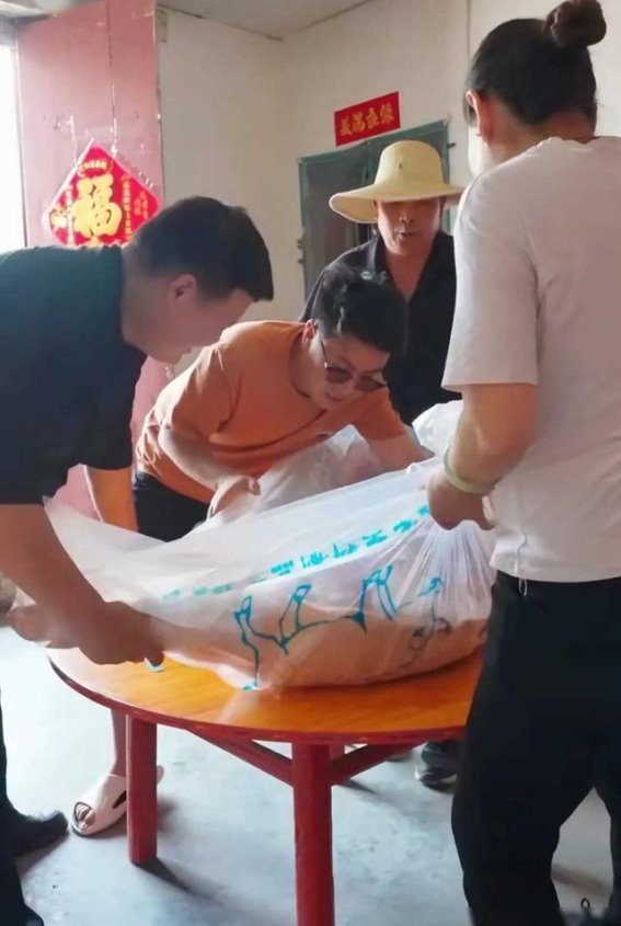 温暖与感动：陈逸仙的生日庆典