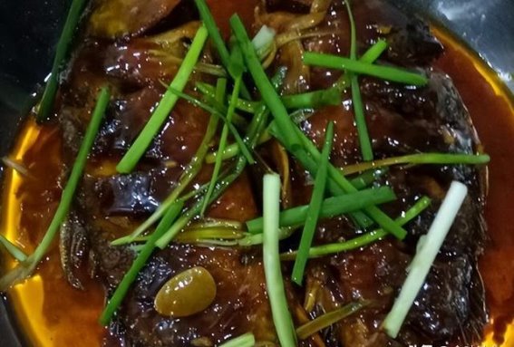 家人爱吃的糖醋鲫鱼，甜鲜肉嫩，网友：我也喜欢这道鱼菜，太香了