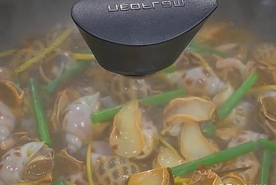 懒人美食之盐焗花螺，咸鲜下饭，2斤花螺不够吃，风味绝绝子