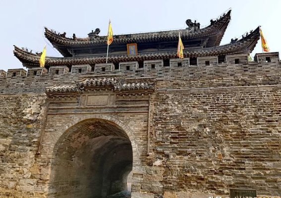 《自驾游：追寻自由的翅膀，体验大自然与人情》