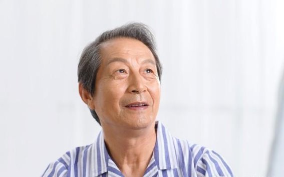 合理午休的科学指南：老年人如何避免常见误区