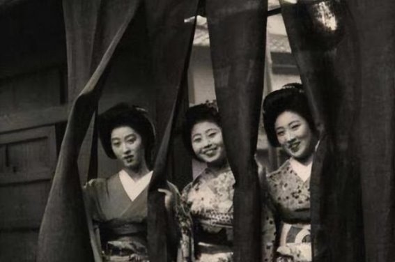 二战时期日本女性的三种极端手段：推动男性参军的悲剧