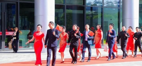携手共庆，绽放幸福：2024年上海集体婚礼盛典