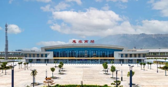 贺兰山脚下的新高铁盛景：包银高铁惠银段即将启程